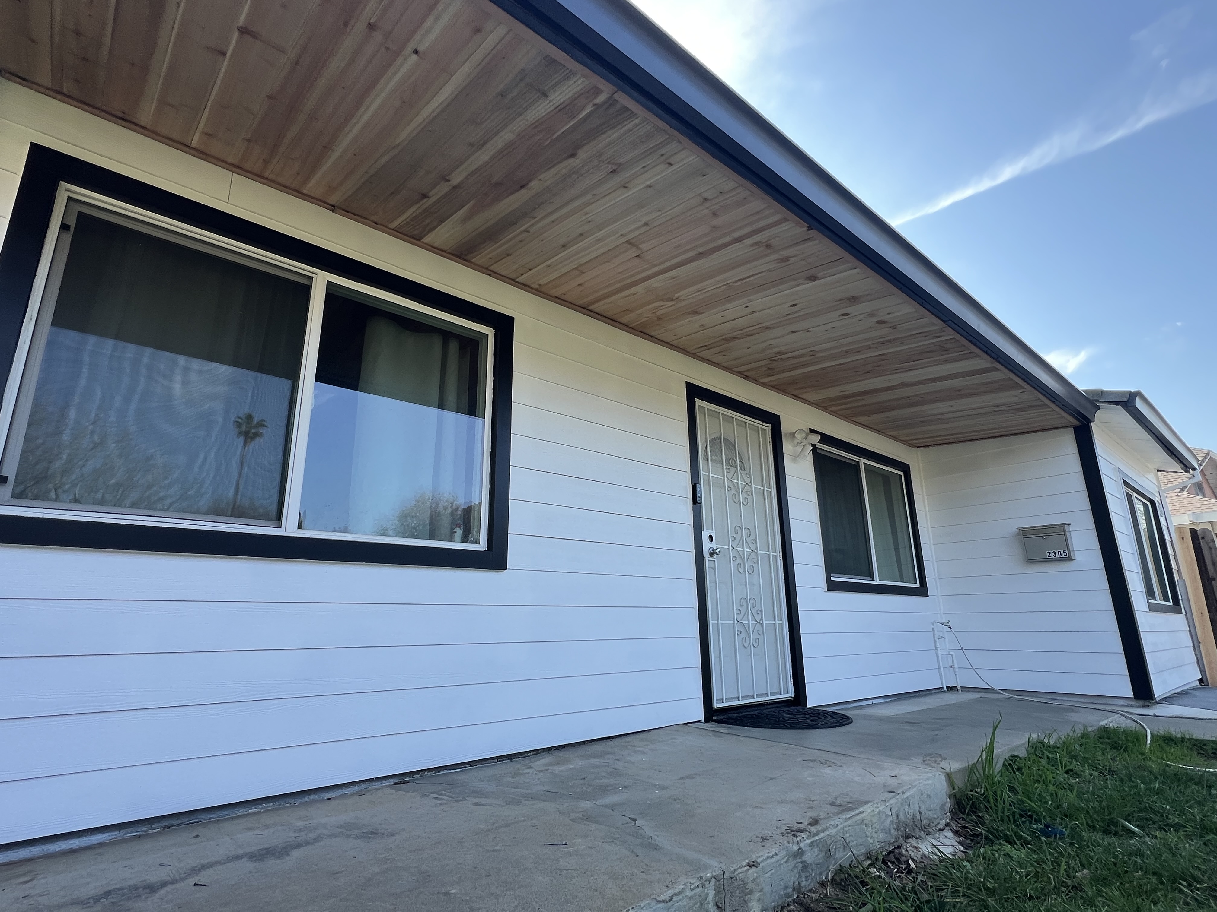 James Hardie siding installation on a home in West Sacramento, California by Pacifex Siding